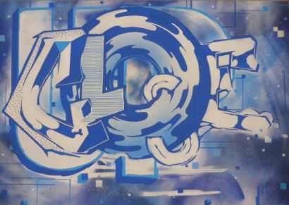 Blaue Buchstaben auf einer Wand